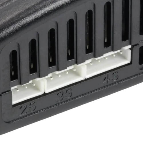 SkyRC e450 conectores y entradas